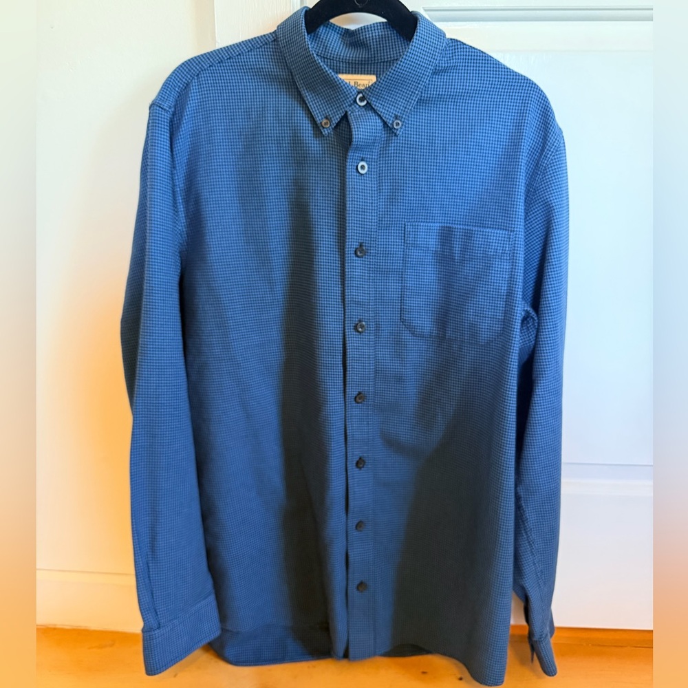 L.L. Bean Men's Navy Checkered Flannel Button Down Shirt - L Tall